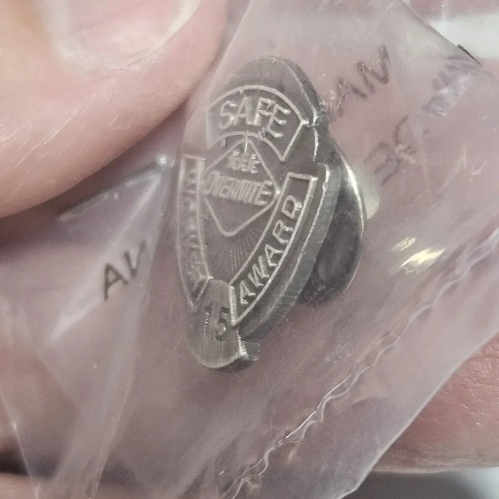 Safe Worker Award Overnight 15 Silver Tone Vintage Lapel Pin New